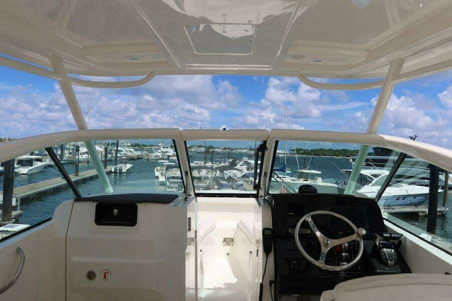 26ft Pursuit Yacht For Sale
