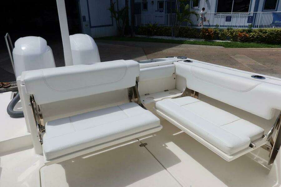 26ft Pursuit Yacht For Sale