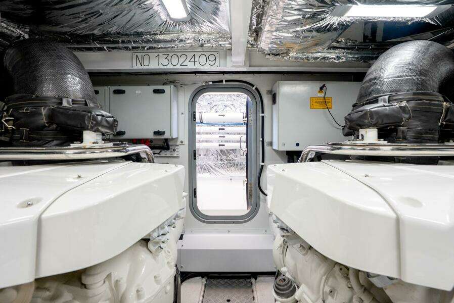 Princess F62 Stumped- Engine Room