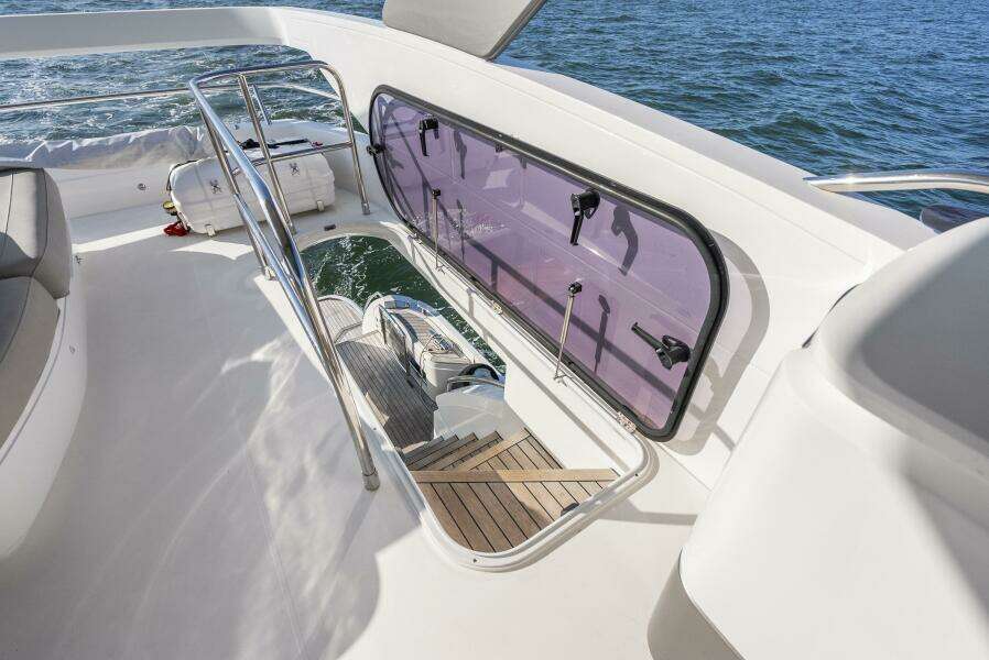 Princess F62 Stumped- Companionway