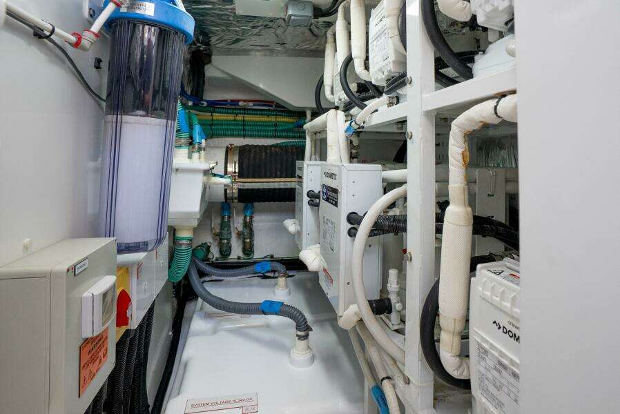 Princess F62 Stumped- Engine Room