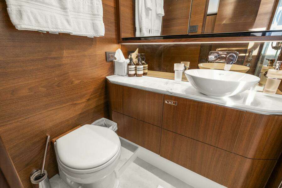 Princess F62 Stumped- Forward VIP Stateroom Head