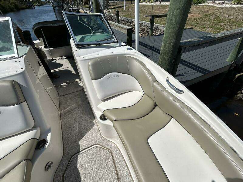 26ft Sea Ray Yacht For Sale