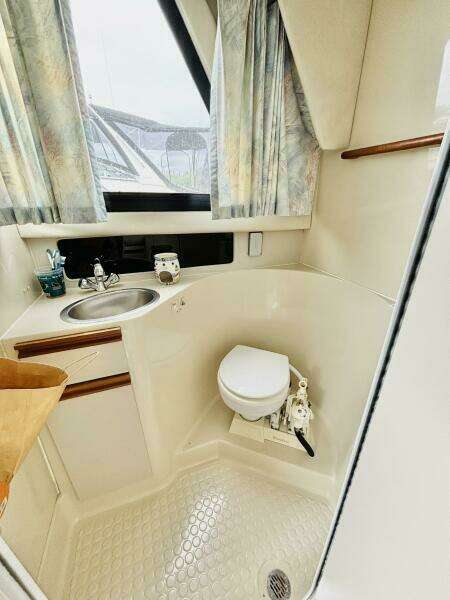 28ft Carver Yacht For Sale