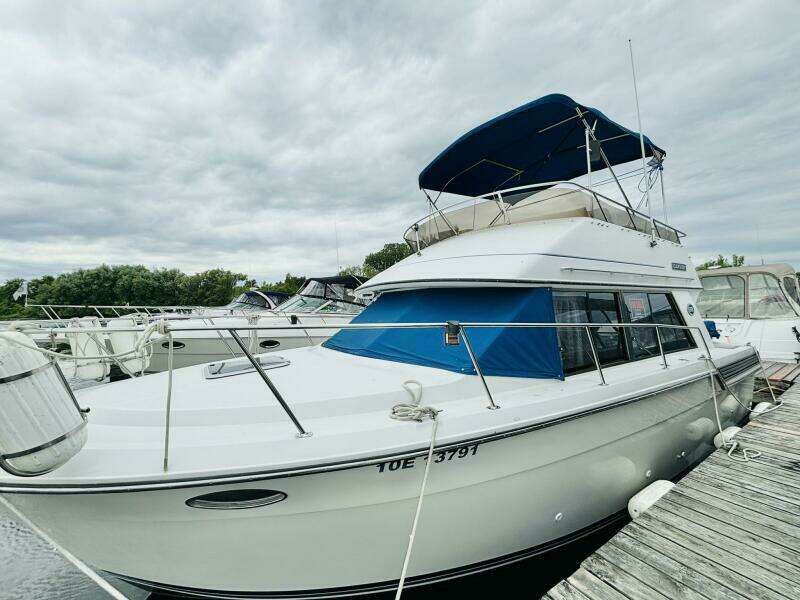 28ft Carver Yacht For Sale