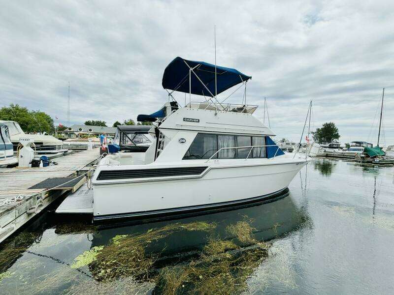 28ft Carver Yacht For Sale
