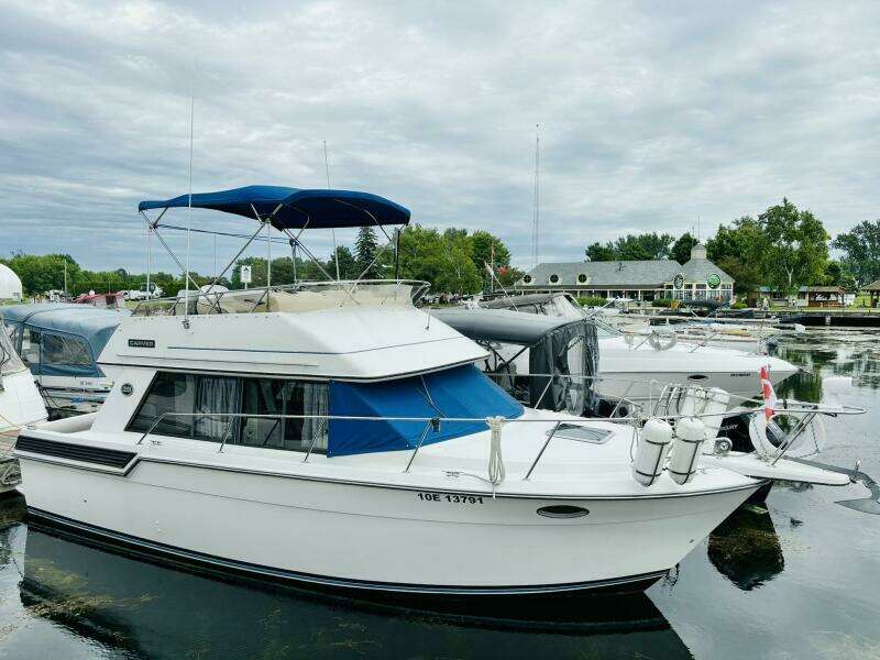 28ft Carver Yacht For Sale