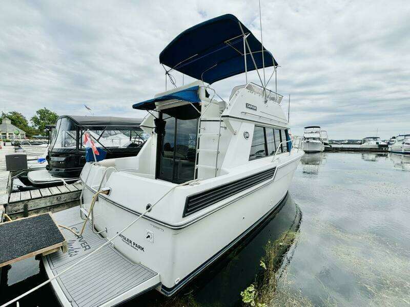 28ft Carver Yacht For Sale