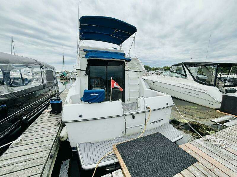 28ft Carver Yacht For Sale