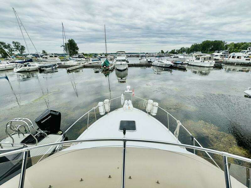 28ft Carver Yacht For Sale
