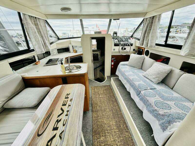 28ft Carver Yacht For Sale