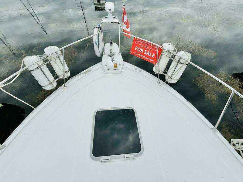28ft Carver Yacht For Sale
