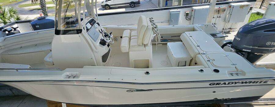 25ft Grady White Yacht For Sale