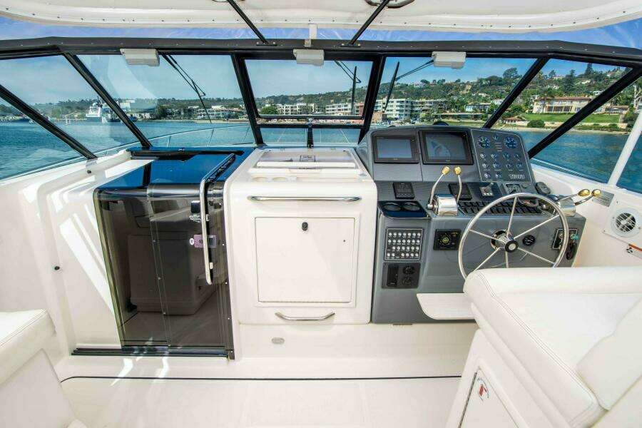 2000 Tiara 41 Open - Helm