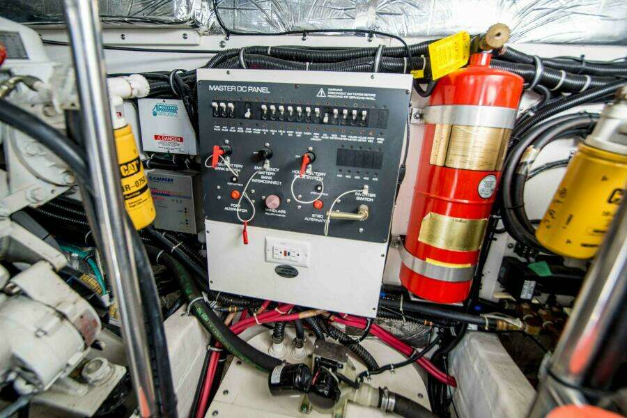 2000 Tiara 41 Open - Engine Room