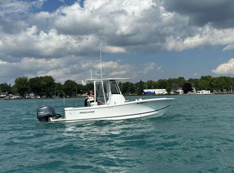 23ft Regulator Yacht For Sale