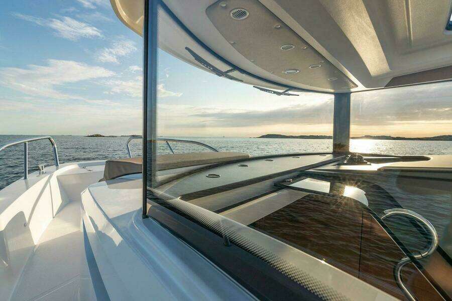 30ft Nimbus Yacht For Sale