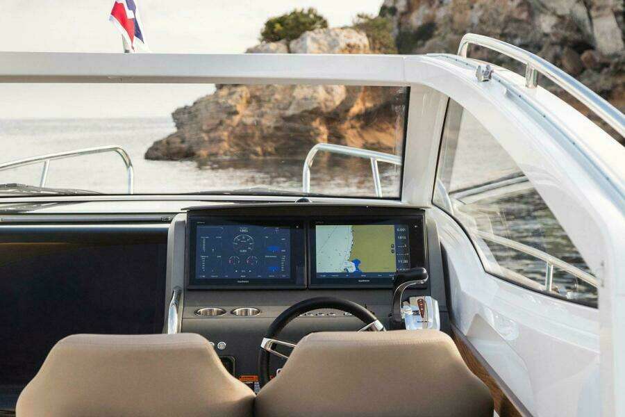 30ft Nimbus Yacht For Sale