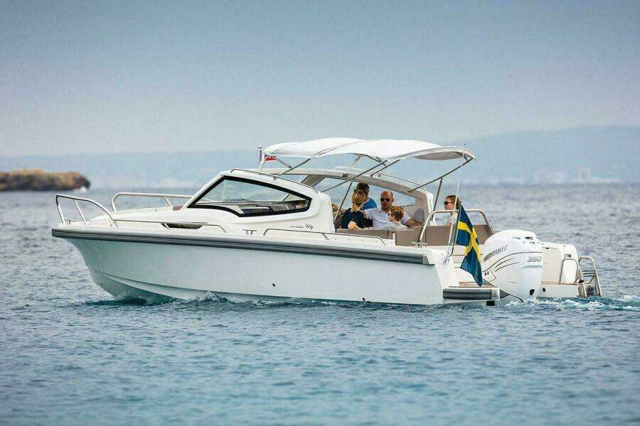 30ft Nimbus Yacht For Sale