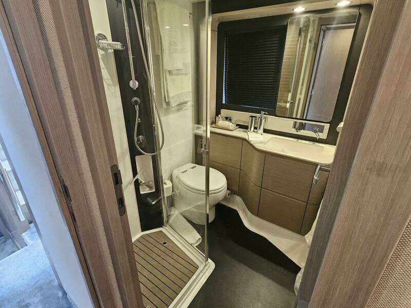 Moonlighter 66ft Azimut Yacht For Sale