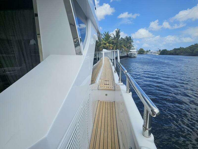 Moonlighter 66ft Azimut Yacht For Sale