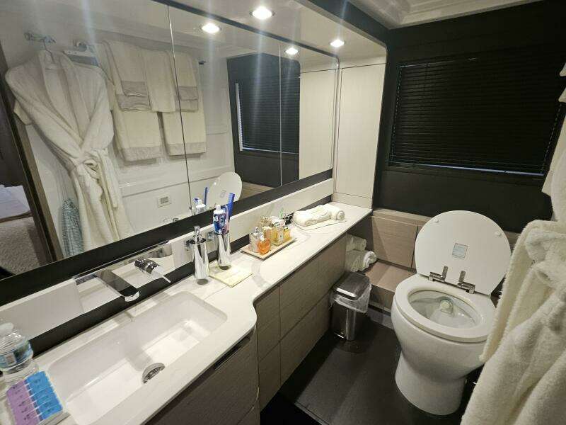 Moonlighter 66ft Azimut Yacht For Sale