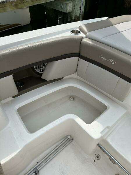 SCHORE THING 27ft Sea Ray Yacht For Sale