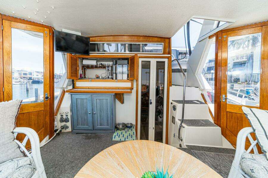 aft deck facing forward