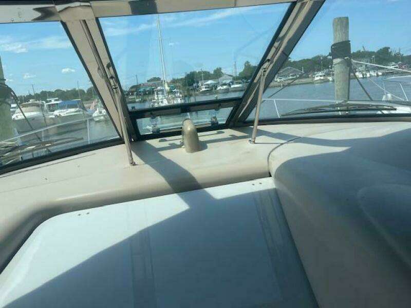 PARTY 0F FOUR 34ft Sea Ray Yacht For Sale