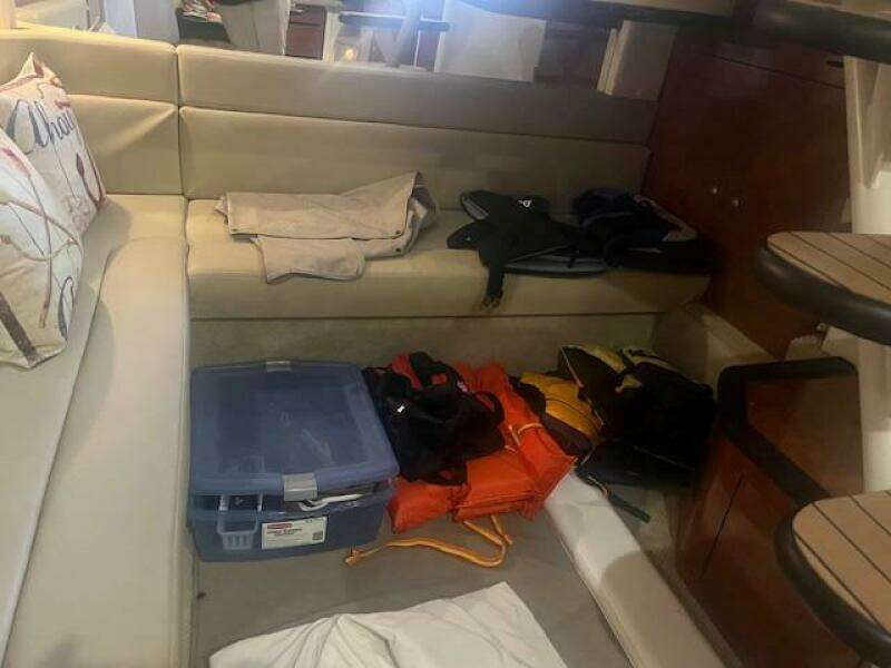 PARTY 0F FOUR 34ft Sea Ray Yacht For Sale