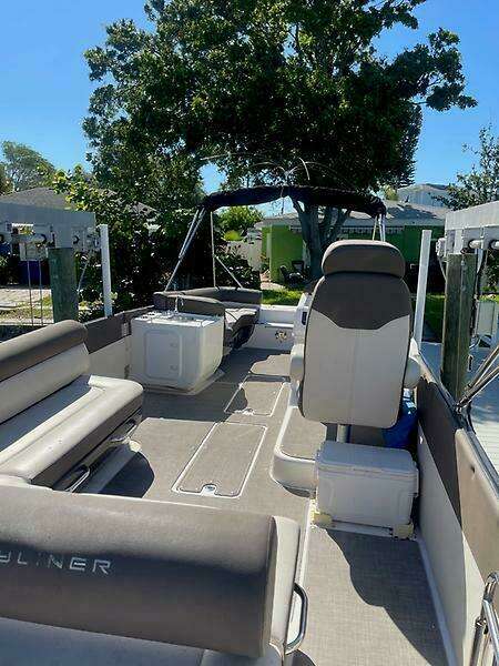 26ft Bayliner Yacht For Sale