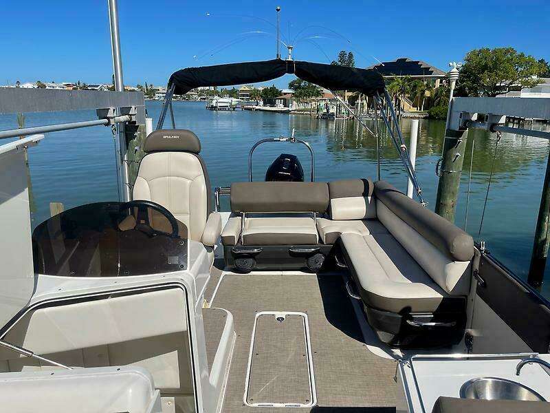 26ft Bayliner Yacht For Sale