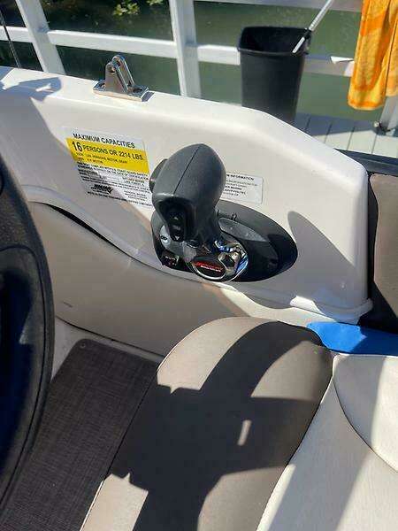26ft Bayliner Yacht For Sale