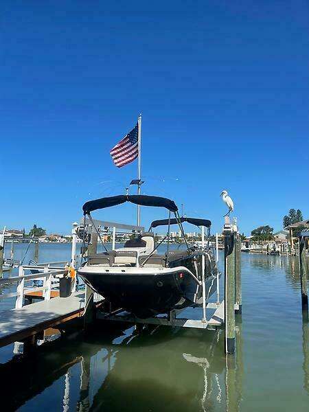 26ft Bayliner Yacht For Sale