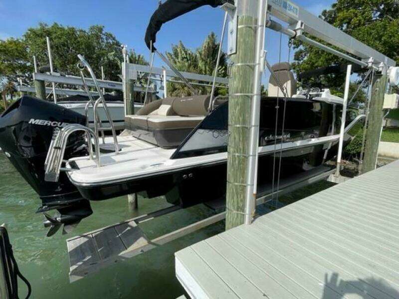 26ft Bayliner Yacht For Sale