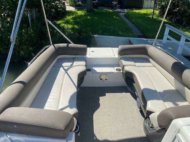 26ft Bayliner Yacht For Sale