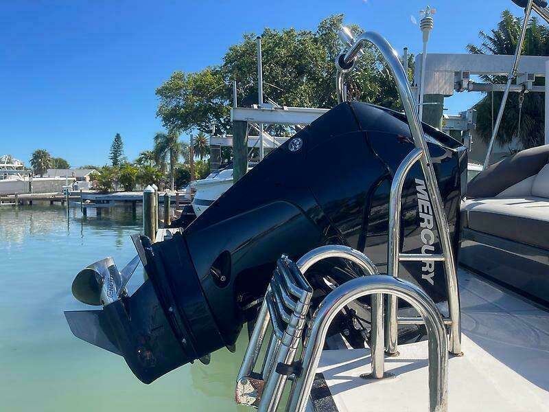 26ft Bayliner Yacht For Sale