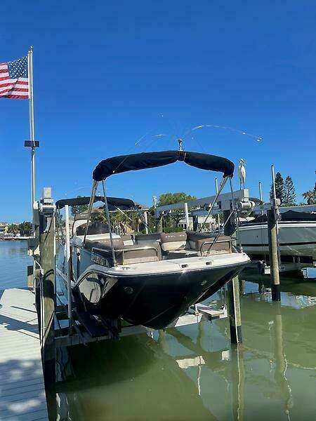 26ft Bayliner Yacht For Sale