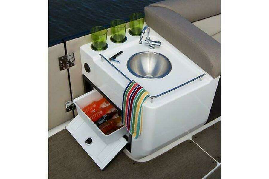 26ft Bayliner Yacht For Sale