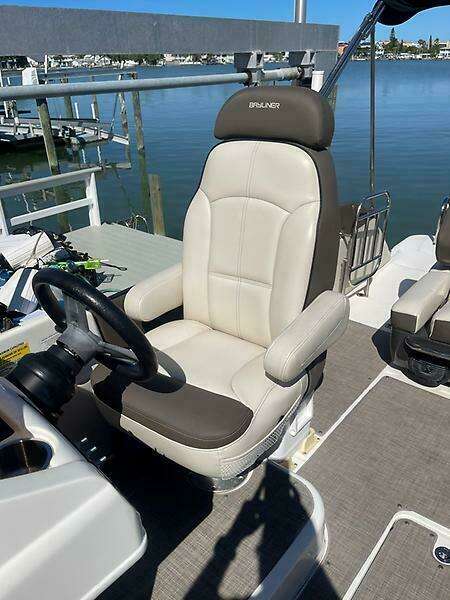 26ft Bayliner Yacht For Sale