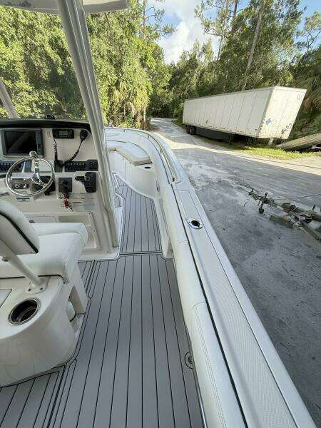 24ft Robalo Yacht For Sale