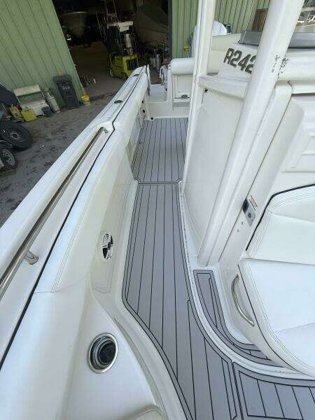 24ft Robalo Yacht For Sale