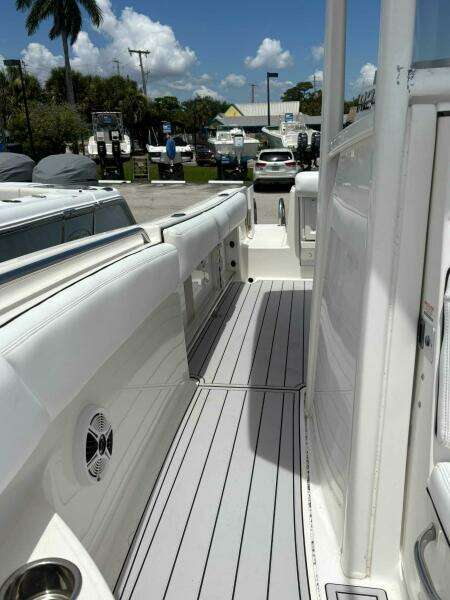 24ft Robalo Yacht For Sale