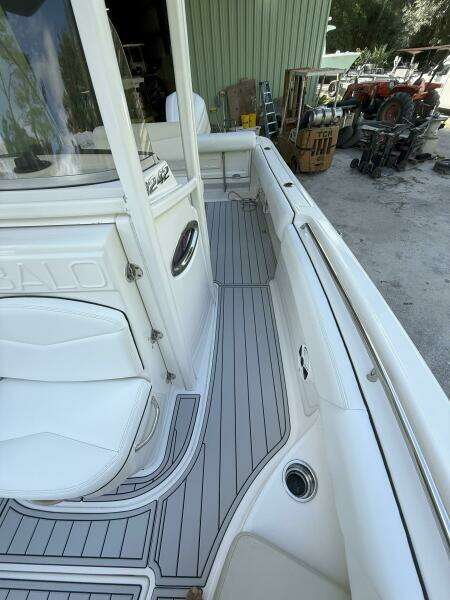 24ft Robalo Yacht For Sale