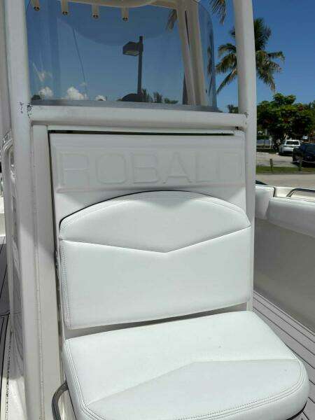24ft Robalo Yacht For Sale