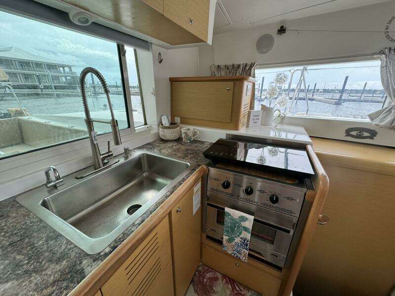 Anchored Soul 42ft Lagoon Yacht For Sale