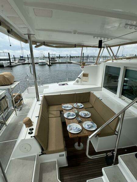 Anchored Soul 42ft Lagoon Yacht For Sale
