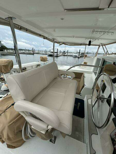Anchored Soul 42ft Lagoon Yacht For Sale