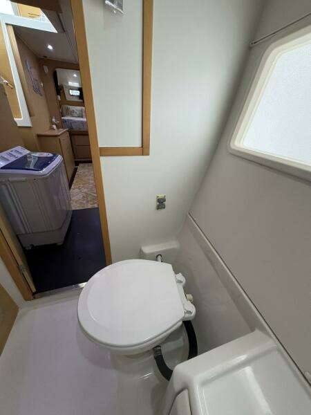 Anchored Soul 42ft Lagoon Yacht For Sale