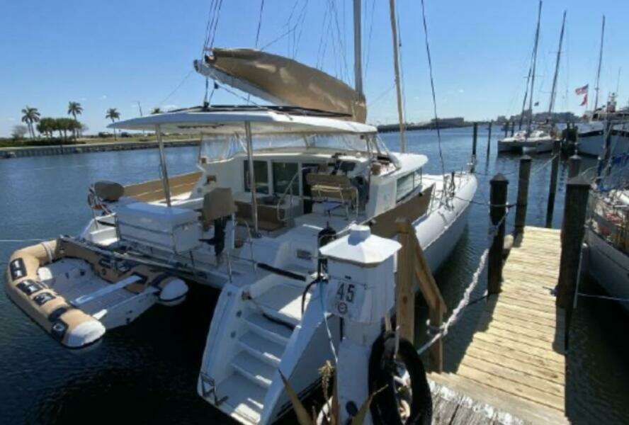 Anchored Soul 42ft Lagoon Yacht For Sale